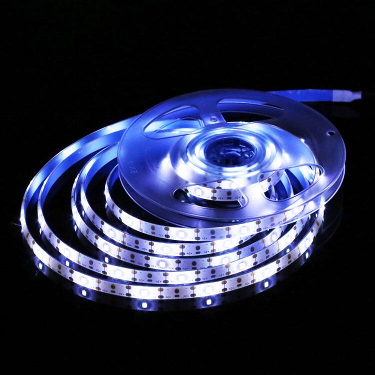 Solar Lights Strip with 90LED Waterproof Outdoor Garden Decorative LED Strip Light for Pathway Fence Patio