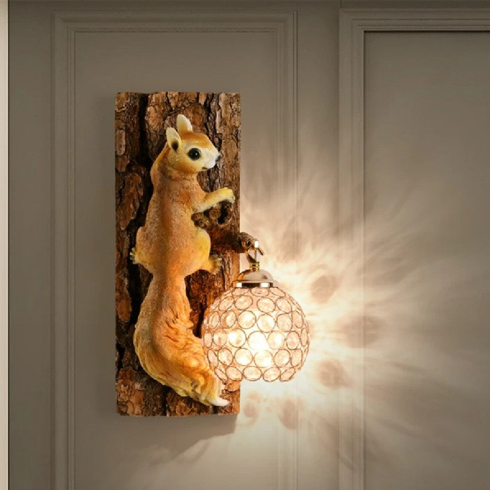 Nordic Countryside Squirrel Wall Lamp – Creative Animal Wall Hanging Light