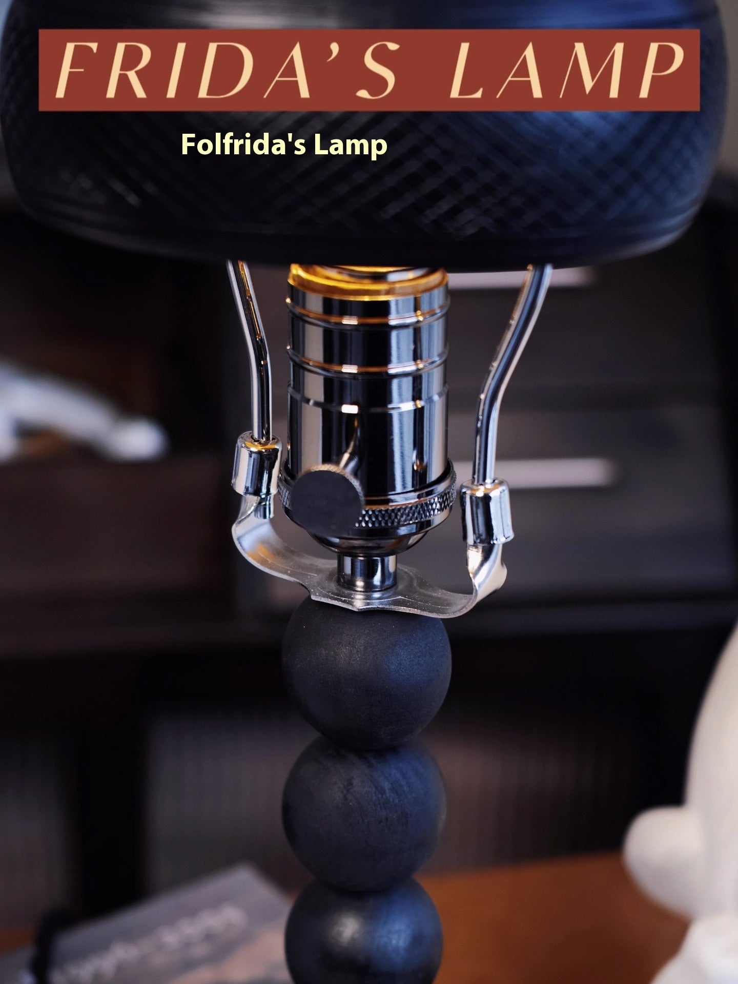 Black Vintage Coconut Shell Table Lamp – Industrial Bedside Light for Bedroom & Cafe