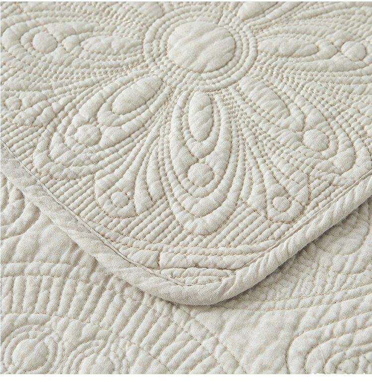 European Double Sided Embroidered Bedding Set 3 Piece Luxury Duvet Cover and Pillowcase Set