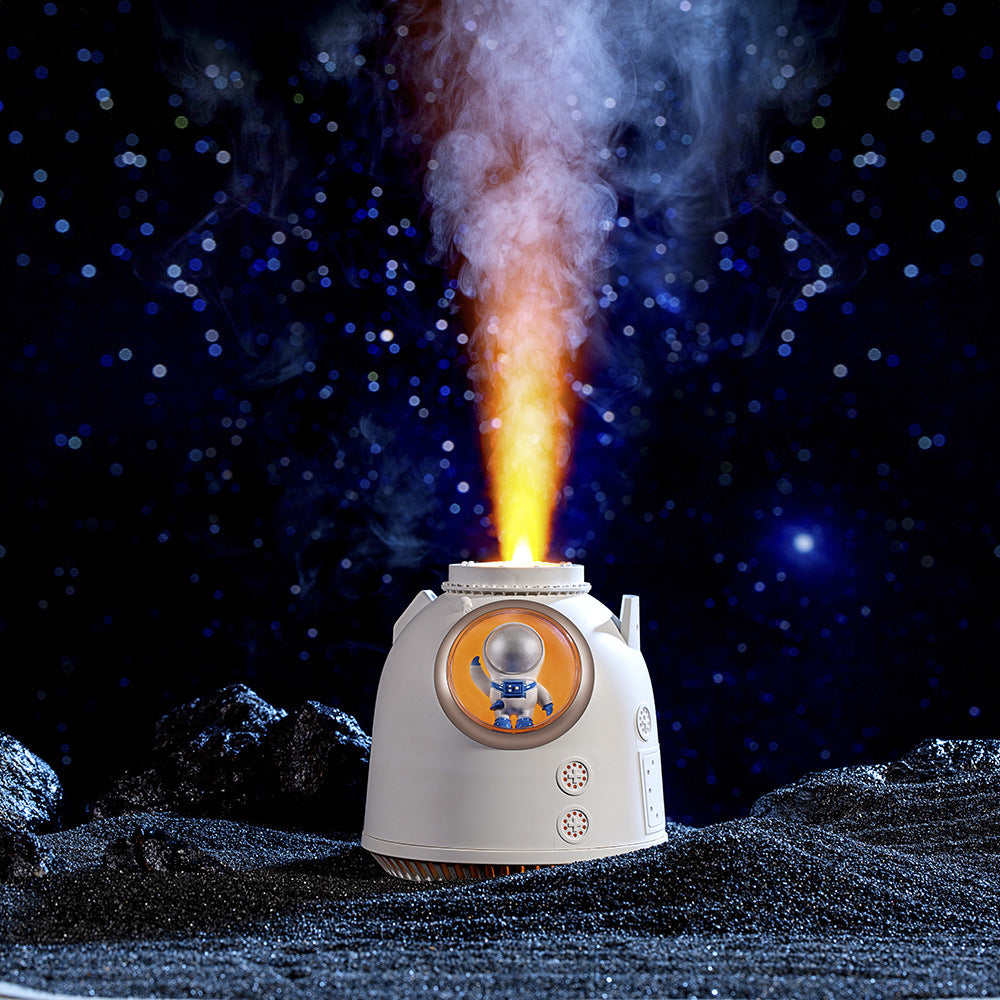 Creative Mini Spaceman Humidifier Portable Hydrating Fog Air Diffuser for Car Office and Home Use