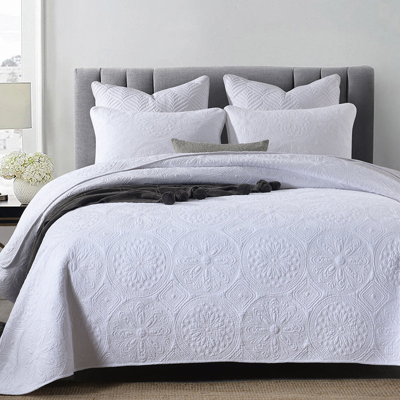 European Double Sided Embroidered Bedding Set 3 Piece Luxury Duvet Cover and Pillowcase Set