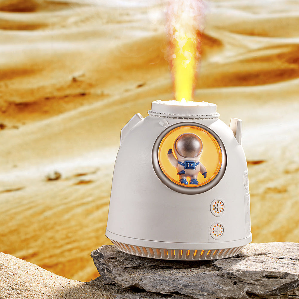 Creative Mini Spaceman Humidifier Portable Hydrating Fog Air Diffuser for Car Office and Home Use