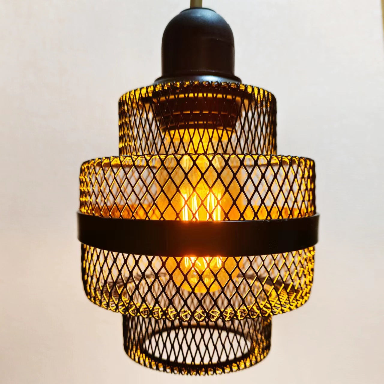 Metal Diamond Mesh Ceiling Lamp Shade – Hollow Geometric Pendant Light Cover