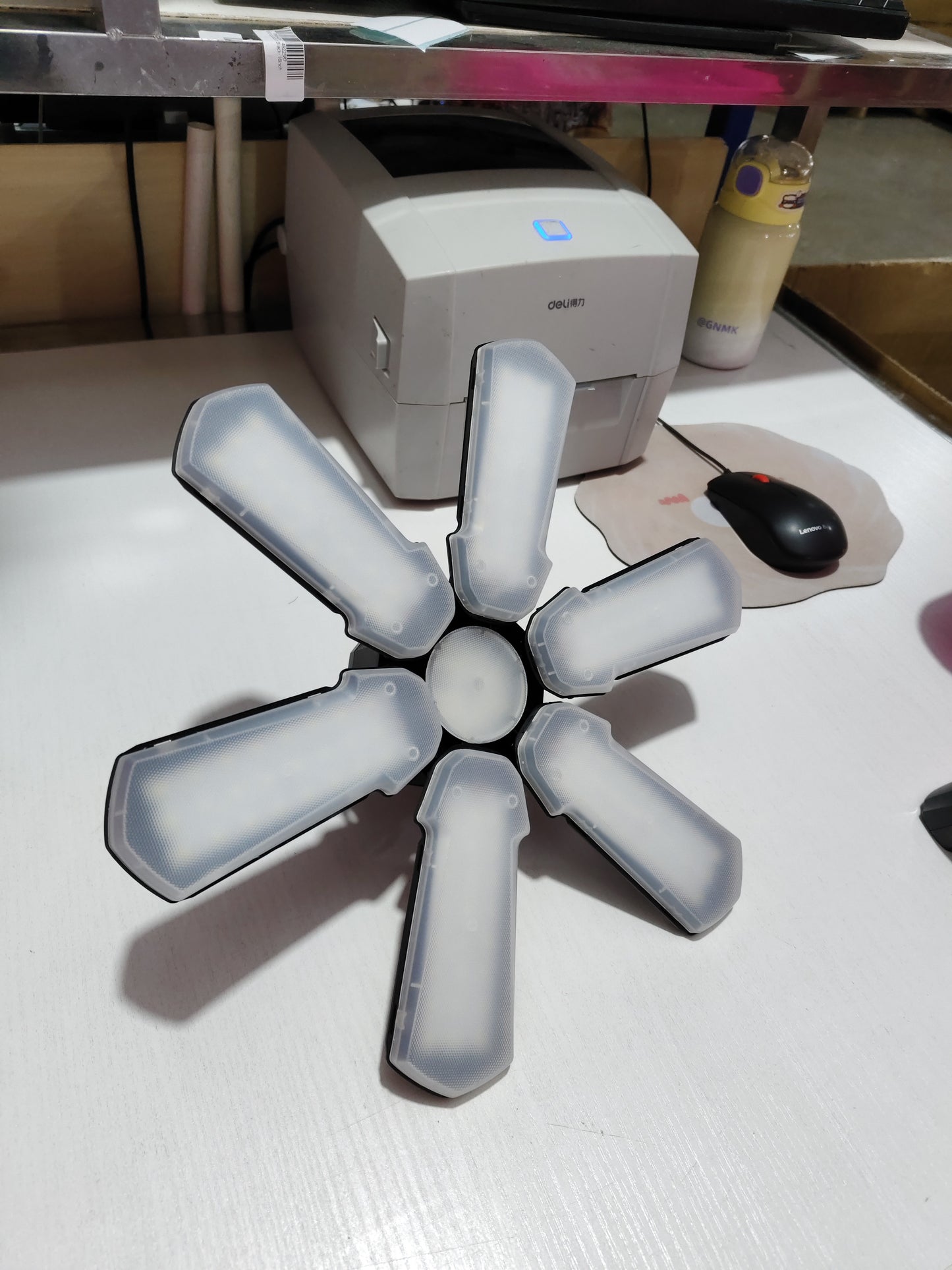LED Garage Deformable 6-Leaf Light – Foldable Industrial Ceiling Lamp