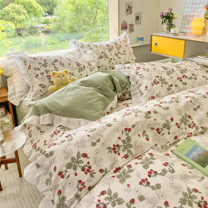 Small Floral Cotton Four Piece Bedding Set Princess Style Duvet Cover Bed Sheet Pillowcase Soft Bedroom Set