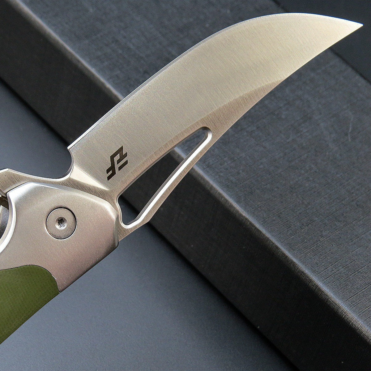 Folding Steel Blade Utility Knife Stainless Steel Handle Portable Multi Purpose Pocket Knife for Outdoor and Daily Use