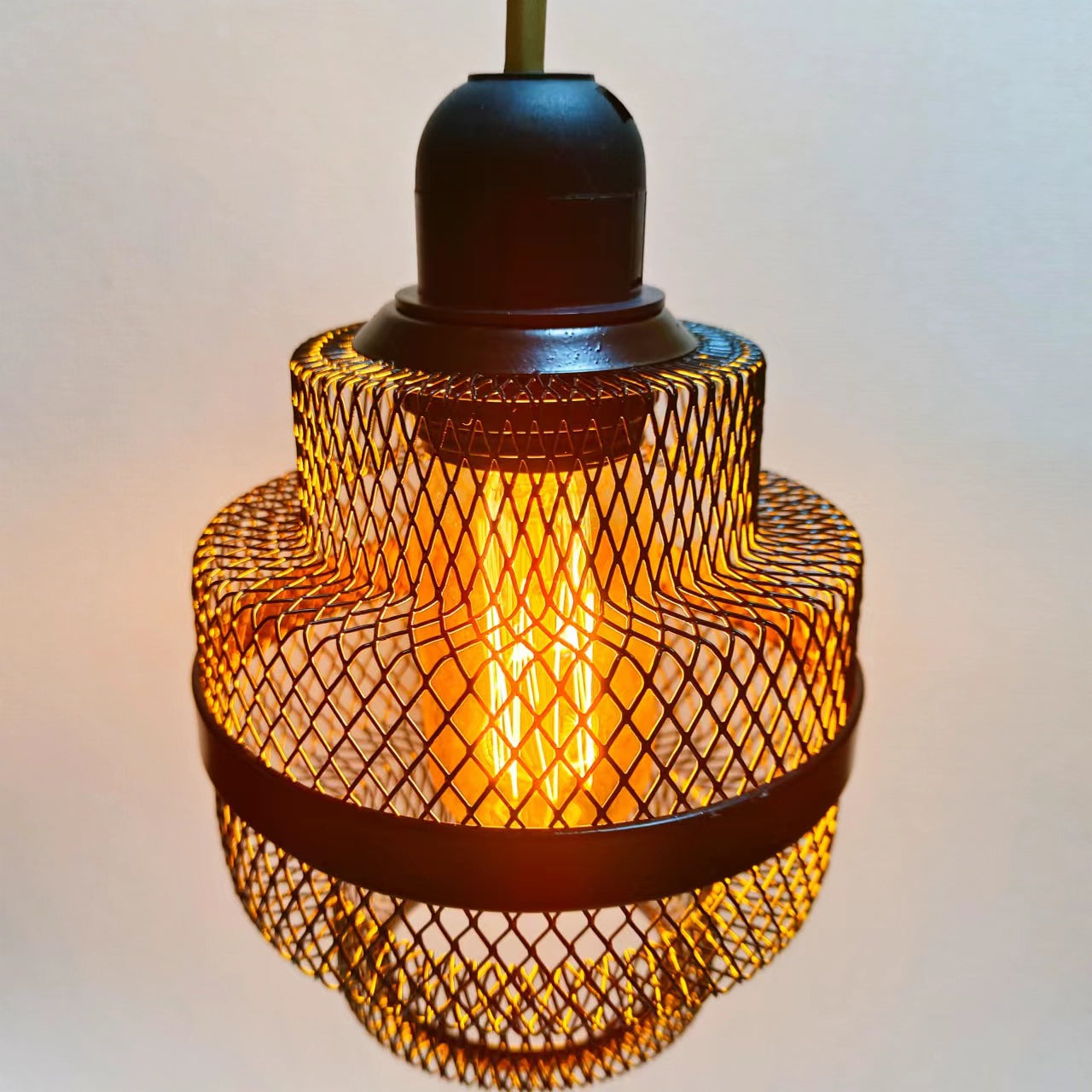 Metal Diamond Mesh Ceiling Lamp Shade – Hollow Geometric Pendant Light Cover
